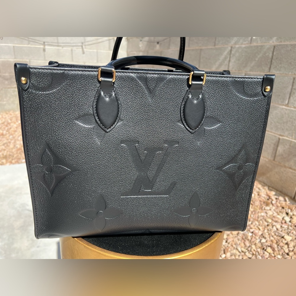 Louis Vuitton On The Go MM Black Monogram Tote - Picture 16 of 16